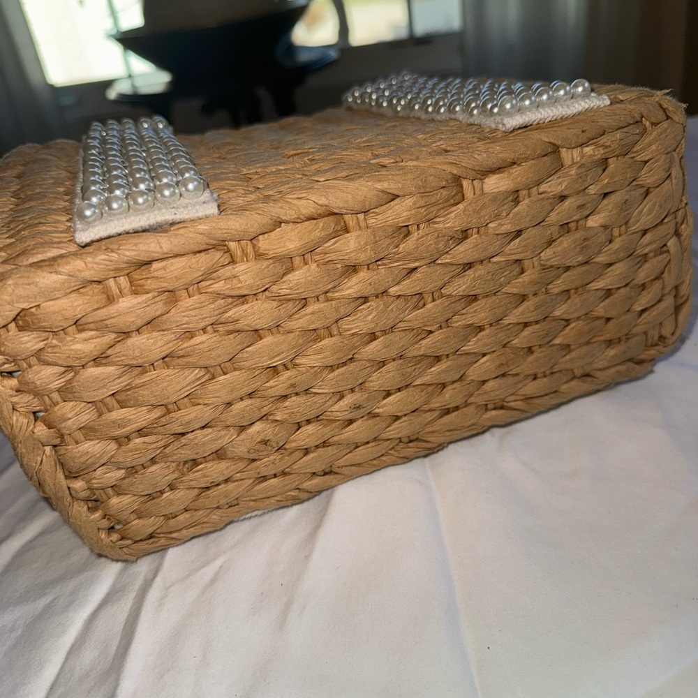 Chic Woven Purse with Pearl Accents - Picture 5 of 7